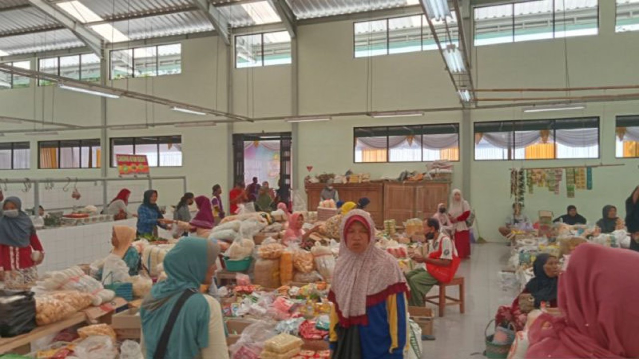 Salah satu psar tradisional di Kabupaten Bantul, Daerah Istimewa Yogyakarta. (ANTARA/Hery Sidik)