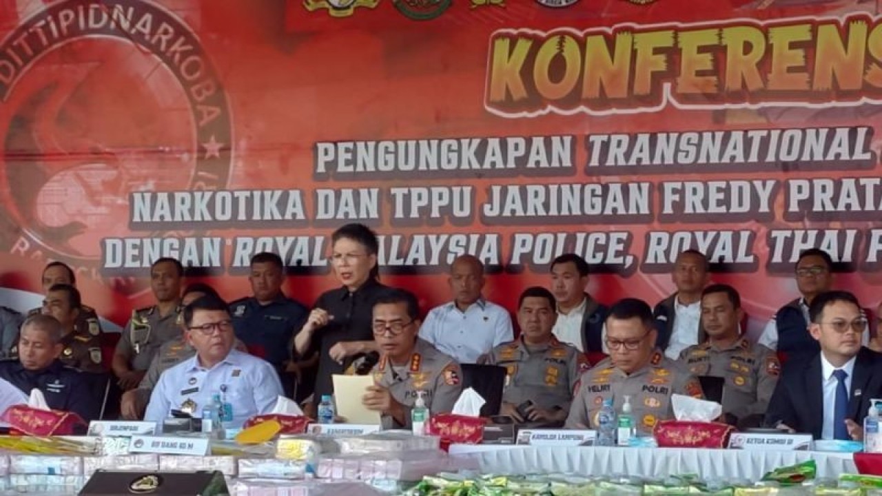 Bareskrim Polri mengungkap peredaran gelap narkoba dan tindak pidana pencucian uang jaringan Fredy Pratama selama periode 2020 sampai dengan 2023 dengan aset senilai Rp10,5 triliun, Jakarta, Selasa (12/9/2023). ANTARA/Laily Rahmawaty