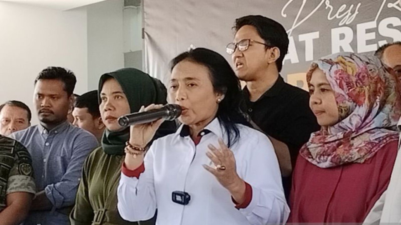 Proses pengembalian bayi tertukar ke orang tua biologis di Mapolres Bogor, Cibinong, Kabupaten Bogor, Jawa Barat, Jumat (29/9/2023). (ANTARA/M Fikri Setiawan)