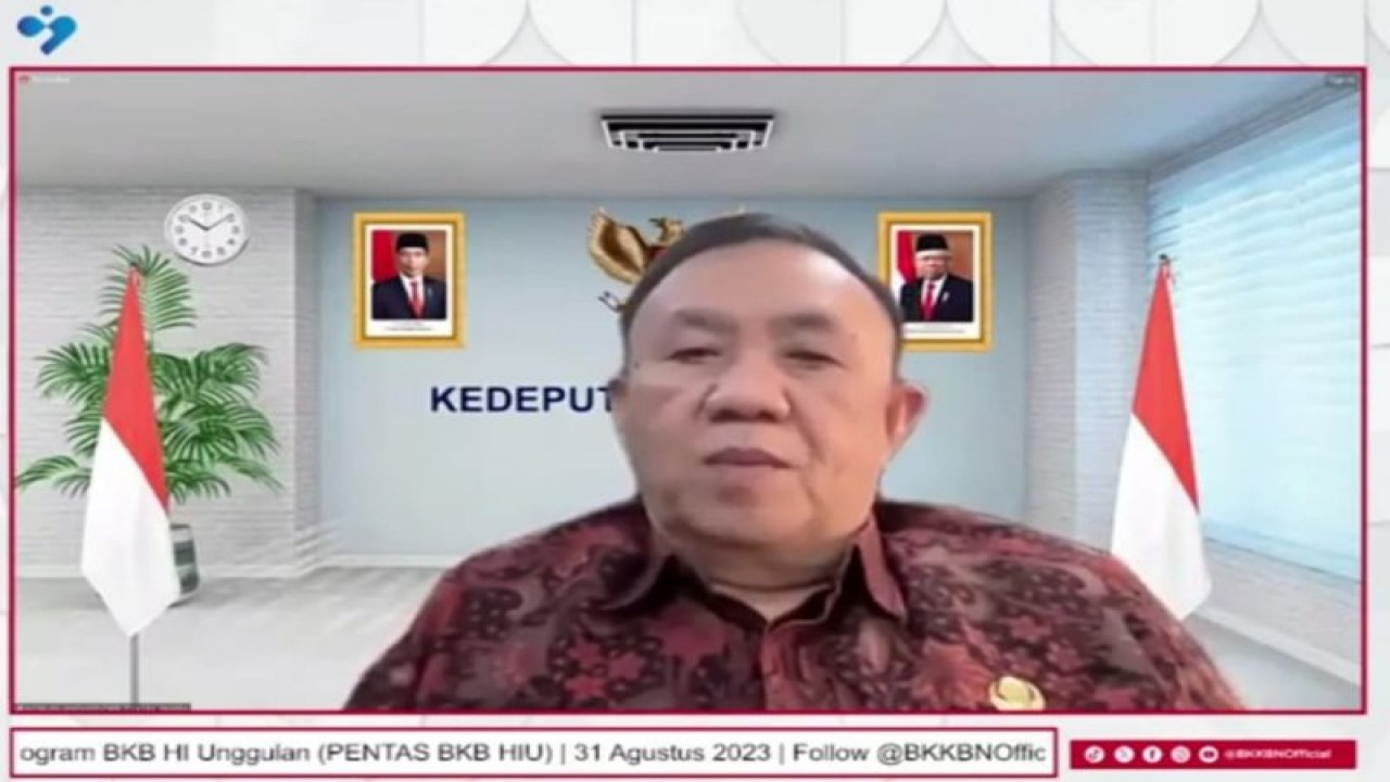 Deputi Bidang Keluarga Sejahtera dan Pemberdayaan Keluarga BKKBN Nopian Andusti yang hadir secara daring dalam acara "Pendampingan dan Orientasi bagi Pengelola Program BKB HI Unggulan" pada Kamis (31/8/2023). (ANTARA/HO-BKKBN)