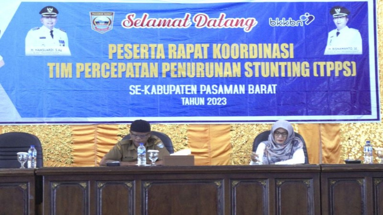 BKKBN Sumbar saat mengadakan rapat koordinasi upaya penurunan angka stuntinh di Kabupaten Pasaman Barat, Senin (11/9/2023). Antara/Altas Maulana