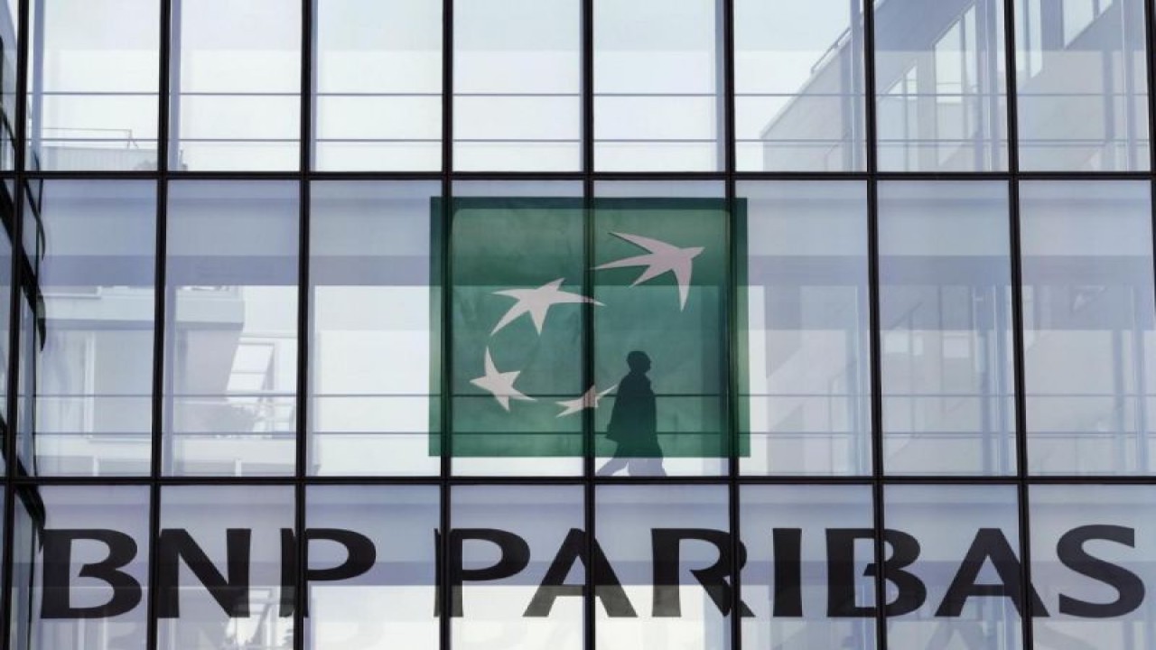 Dokumentasi- Logo BNP Paribas. Saham perusahaan jasa keuangan dan perbankan internasional Prancis BNP Paribas SA menguat 1,85 persen. REUTERS/Charles Platiau (REUTERS/Â© Charles Platiau / Reuters) (REUTERS/Â© Charles Platiau / Reuters)