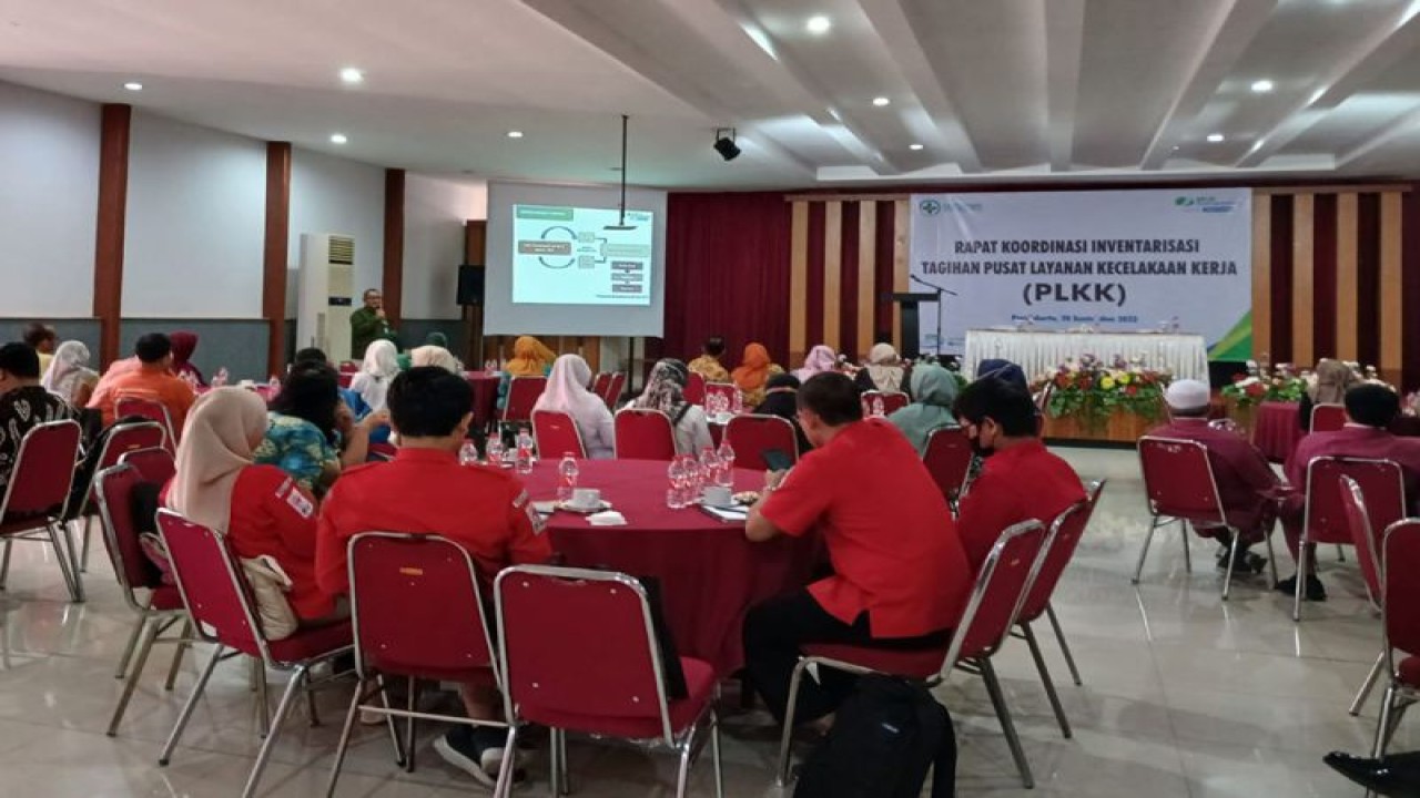 Ilustrasi - Kegiatan rapat koordinasi yang digelar BPJS Ketenagakerjaan Cabang Purwokerto di Purwokerto, Kabupaten Banyumas, Rabu (20/9/2023), dalam rangka optimalisasi kualitas pelayanan PLKK yang tersebar di Banyumas, Purbalingga, dan Banjarnegara. ANTARA/HO-BPJAMSOSTEK Purwokerto