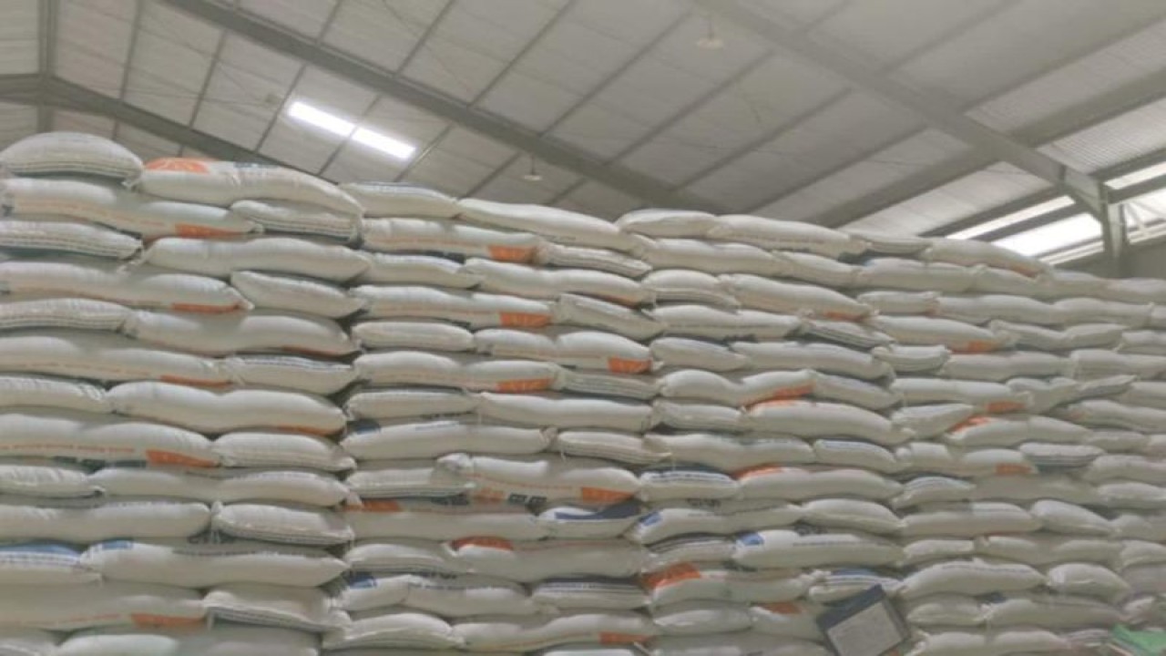 Foto dok. Stok beras di salah satu gudang Bulog Jember. ANTARA/HO-Bulog Jember