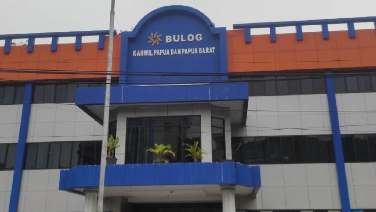 Kanwil Bulog Papua dan Papua Barat di Jayapura yang melayani enam provinsi di Tanah Papua. (ANTARA/Evarukdijati)