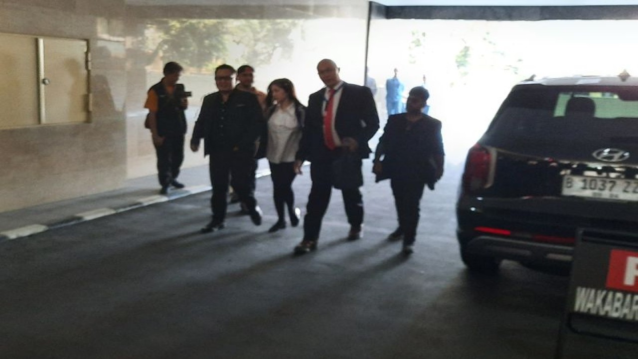 Pedangdut Cupi Cupita diperiksa terkait promosi judi daring di Bareskrim Polri, Jakarta, Selasa (26/9/2023). (ANTARA/Laily Rahmawaty)