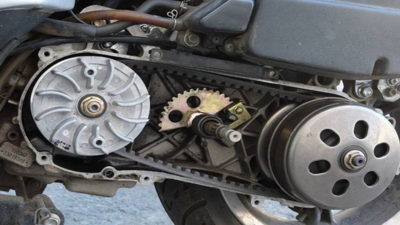 Ilustrasi: Dalaman dari CVT yang ada pada kendaraan metik roda dua. (ANTARA/Ho/Autochem.id)