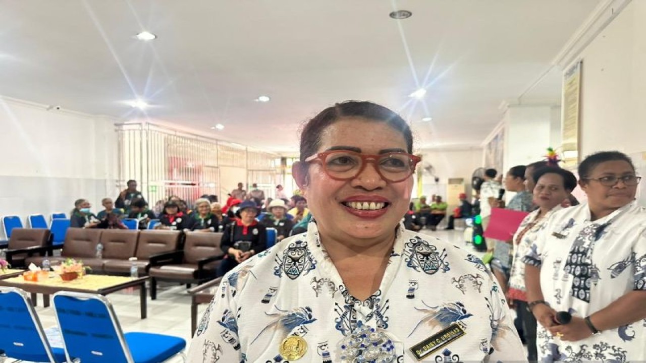 Direktur Utama RSUD Abepura Daisy Urbinas (ANTARA/Ardiles Leloltery)