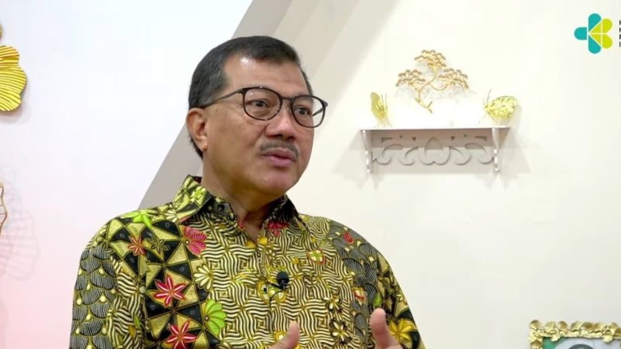 Tangkapan layar Praktisi Kesehatan, Dokter Spesialis Penyakit Dalam dari Rumah Sakit Pusat Infeksi (RSPI) Sulianti Saroso, Jakarta dr Iman Firmansyah, dalam siniar tentang gejala dan penularan hepatitis yang diikuti secara daring di Jakarta, Selasa (12/9/2023). (ANTARA/Youtube-Kemenkes)