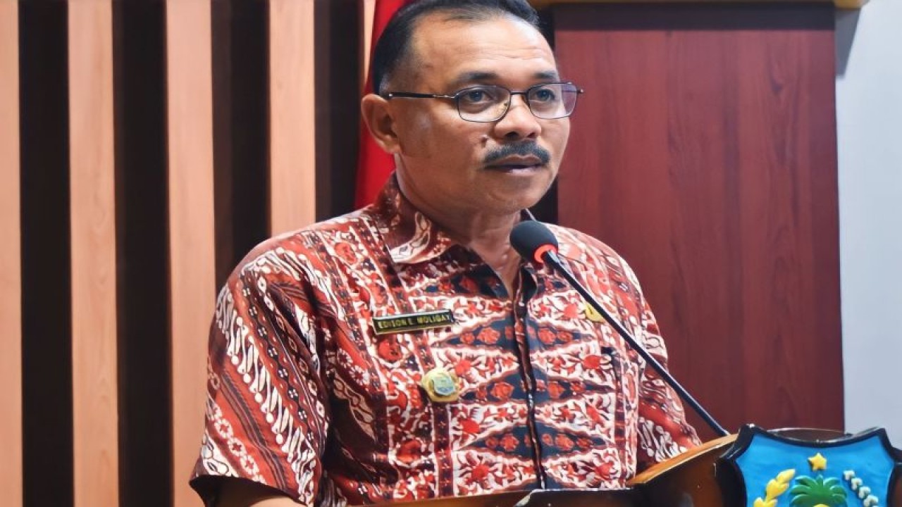 Asisten Bidang Ekonomi dan Pembangunan Sekda Kabupaten Banggai Kepulauan Edison Moligay. (ANTARA/HO-Dinas Kominfo Bangkep)
