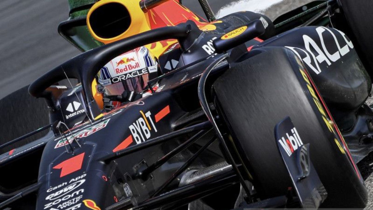 Red Bull Racing's Dutch driver Max Verstappen drives during the first day of Formula One pre-season testing at the Bahrain International Circuit in Sakhir on February 23, 2023. (Photo by Giuseppe CACACE / AFP) (AFP/GIUSEPPE CACACE)