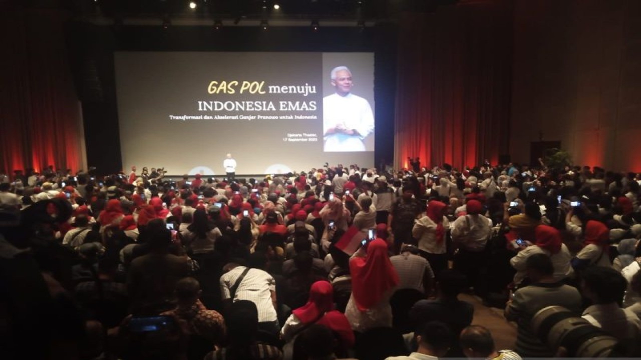 Bakal calon presiden Ganjar Pranowo dalam acara bertajuk "Ganjar Jawab Tantangan Masa Depan Indonesia" di Jakarta, Minggu (17/9/2023) malam. (ANTARA/HO-Tim Ganjar)