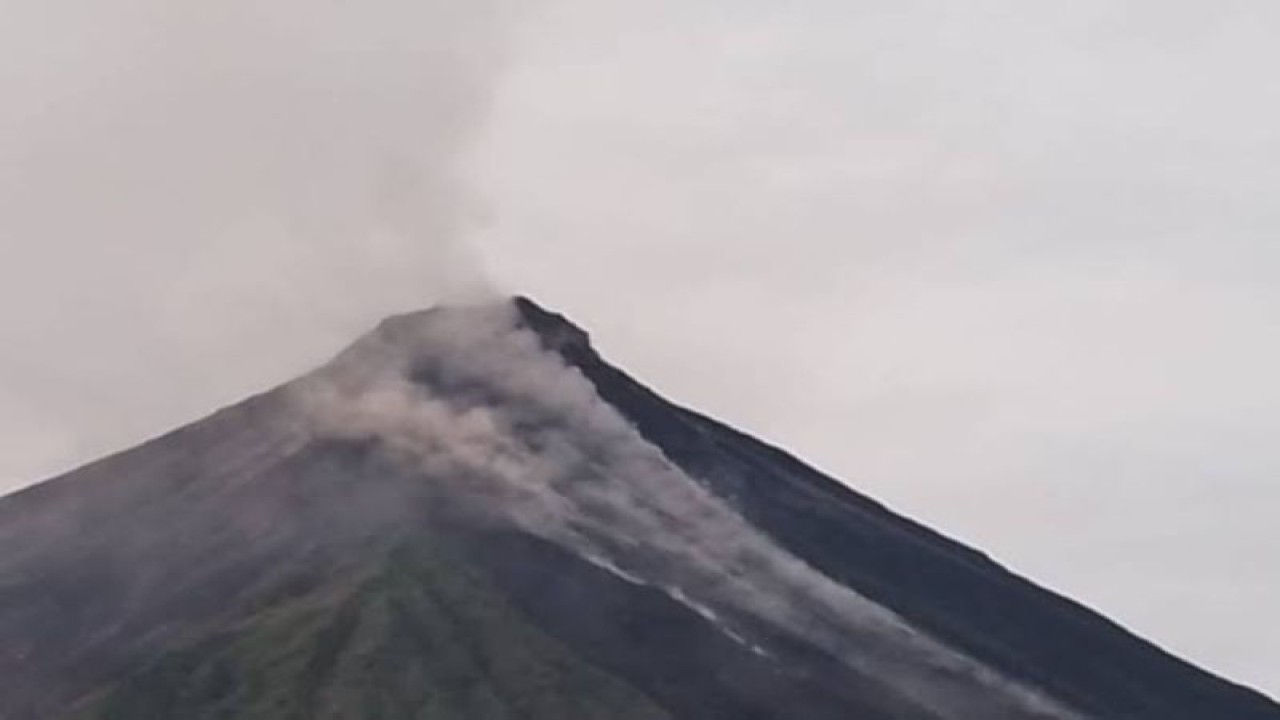 Puncak Gunung Karangetang Kabupaten Kepulauan Siau Tagulandang Biaro (Sitaro), Sulawesi Utara. ANTARA/HO-Pos PGA Karangetan