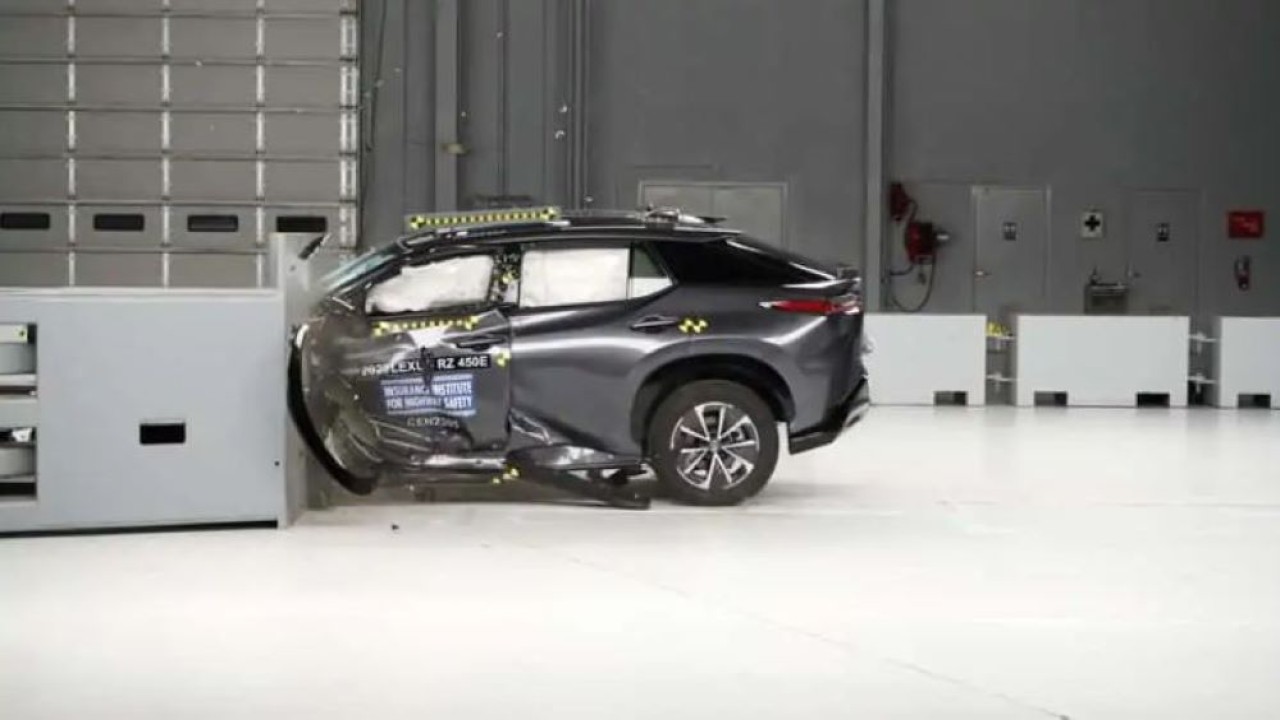 Mobil listrik Hyundai Ioniq 6 menjadi salah satu yang punya keselamatan pejalan kaki paling aman. (Gizmochina)