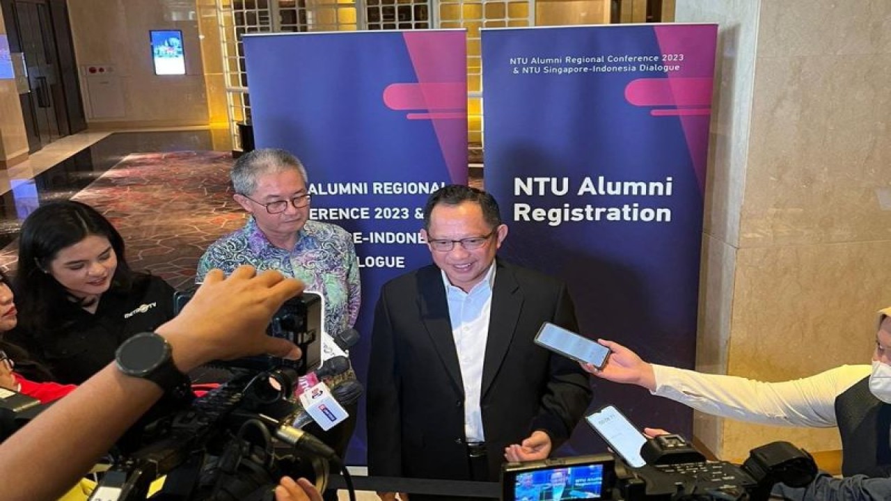 Menteri Dalam Negeri (Mendagri) Tito Karnavian menghadiri konferensi regional Nanyang Technological University (NTU) Singapura di Jakarta, Senin (4/9/2023). (ANTARA/HO-KBRI Singapura)