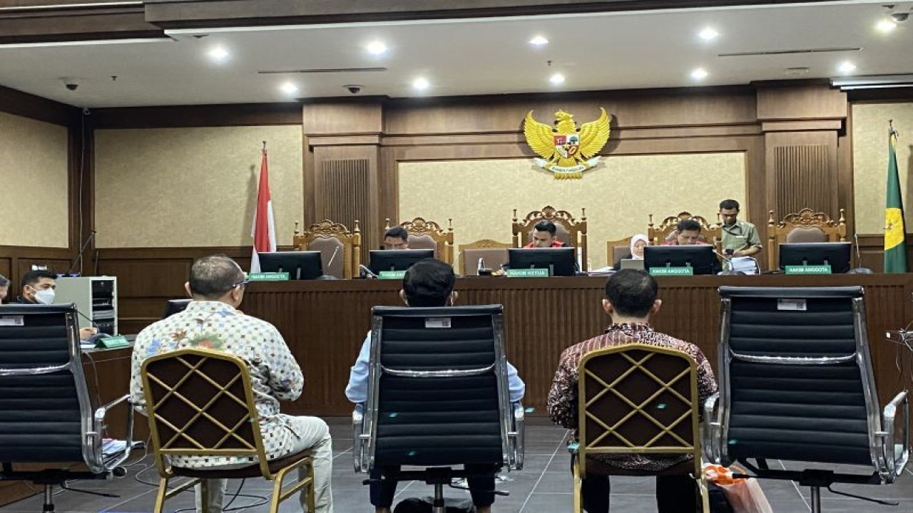 Sidang lanjutan perkara kasus dugaan korupsi BTS 4G dengan agenda pemeriksaan saksi untuk terdakwa Komisaris PT Solitech Media Sinergy Irwan Hermawan, Direktur Utama PT Mora Telematika Indonesia Galumbang Menak Simanjuntak, dan Account Director PT Huawei Tech Investment Mukti Ali di Pengadilan Tindak Pidana Korupsi (Tipikor) pada Pengadilan Negeri Jakarta Pusat, Rabu (27/9/2023). ANTARA/Fath Putra Mulya