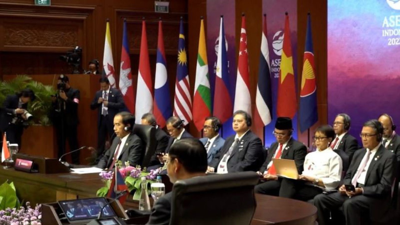 Presiden RI Joko Widodo saat menghadiri KTT Ke-24 ASEAN-Republik Korea di Jakarta, Rabu (6/9/2023) (ANTARA/HO-Kemenko Perekonomian)