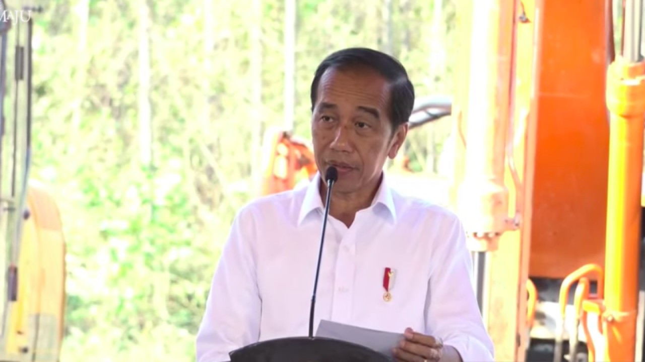 Tangkapan layar - Presiden Jokowi memberikan sambutan saat “groundbreaking” Hotel Nusantara, Penajam Paser Utara, Kalimantan Timur, Kamis (21/9/2023). (ANTARA/Indra Arief)