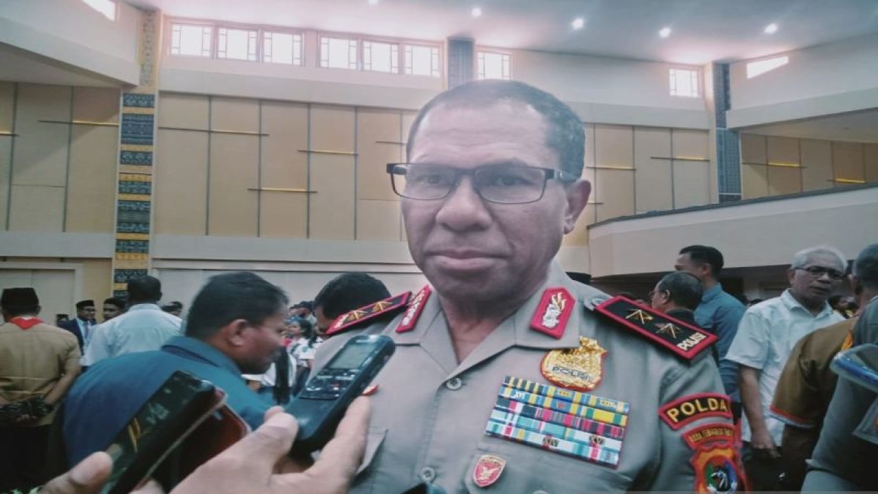 Kapolda Nusa Tenggara Timur Irjen Pol Johni Asadoma (ANTARA/Benny Jahang)