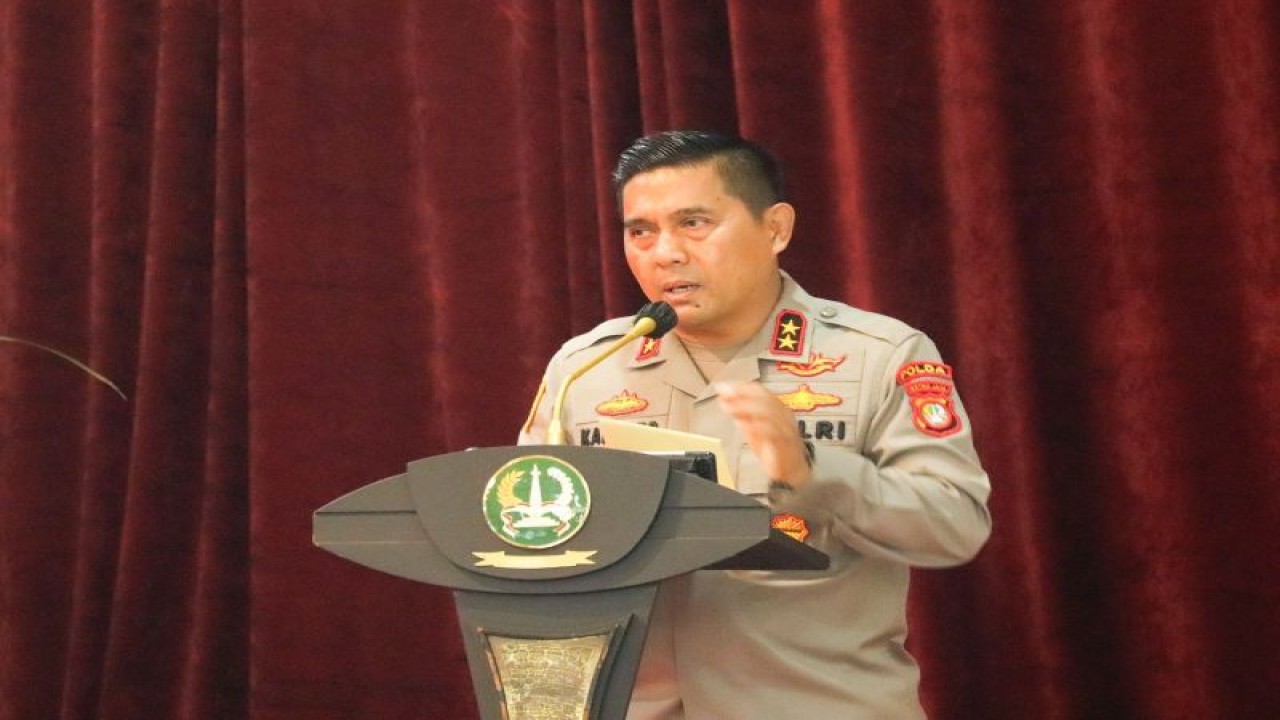 Kapolda Metro Jaya Irjen Pol Karyoto saat membuka acara Sosialisasi Penyegaran Hak Asasi Manusia bagi anggota Polri yang berlangsung di Gedung Balai Pertemuan Metro Jaya, Kamis (21/9/2023). (ANTARA/HO-Humas Polda Metro Jaya)
