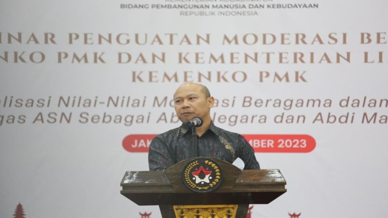 Deputi Peningkatan Kualitas Pendidikan dan Moderasi Beragama Kemenko PMK, Warsito, saat membuka seminar Moderasi Beragama di Kantor Kemenko PMK, Jakarta, Selasa (26/9/2023). (ANTARA/HO-Kemenko PMK)