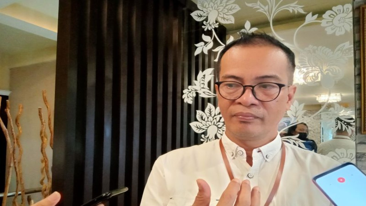 Kepala Dinas Kearsipan dan Perpustakaan Kota Mataram Jemmy Nelwan. (ANTARA/Nirkomala)