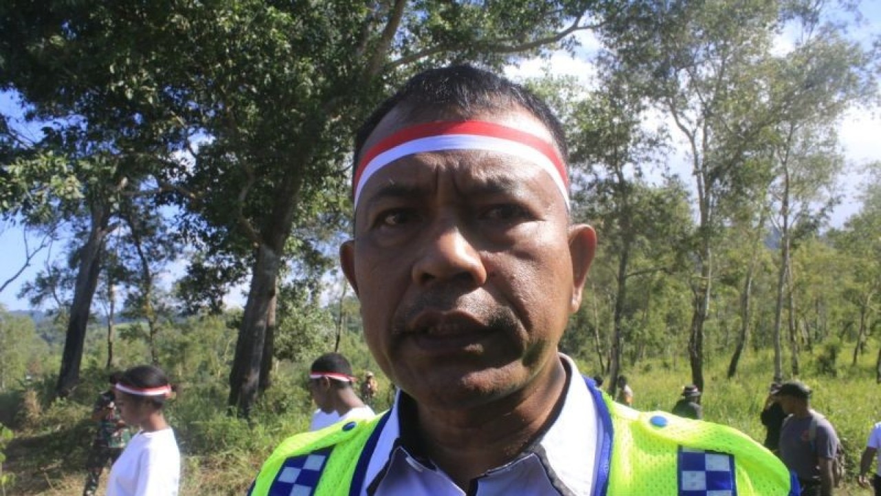 Kepala Dinas Lingkungan Hidup Kabupaten Jayapura Abdul Rahman Basri (ANTARA/Yudhi Efendi)