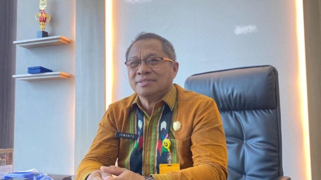 Kepala Disdukcapil Kota Kendari Iswanto Dongge. (Antara/La Ode Muh Deden Saputra)