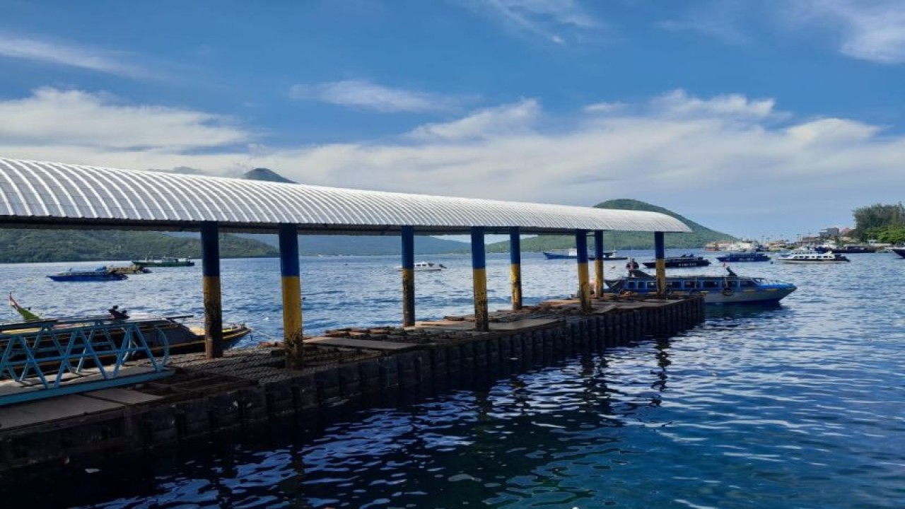 KSOP Kelas II Ternate, Malut, mengusulkan ke Kementerian Perhubungan (Kemenhub) anggatan untuk perbaikan dermaga di Pelabuhan Semut Mangga Dua Kota Ternate sebesar Rp12 miliar, Senin (18/9/2023). ANTARA/Abdul Fatah.