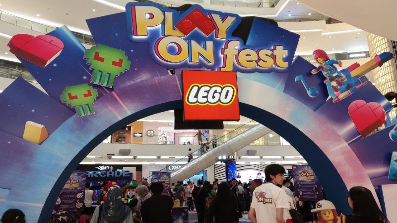 Pintu masuk acara LEGO Play On Fest di Atrium Senayan City, Jakarta (ANTARA/Fitra Ashari)