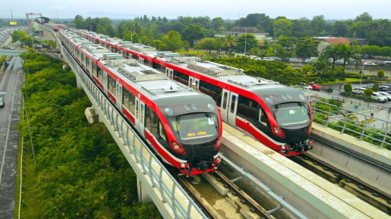 Lintas Raya Terpadu (LRT) atau Kereta Api Ringan Jakarta, Bogor, Depok, dan Bekasi (Jabodebek) . (ANTARA/HO-Humas INKA)