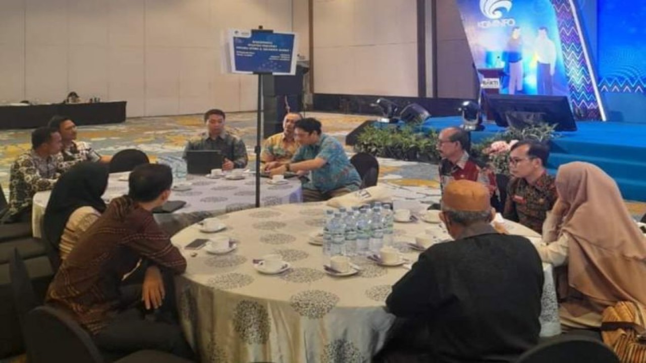 Pemerintah Kabupaten Mamuju Provinsi Sulawesi Barat (Sulbar) meningkatkan pelayanan infrastruktur telekomunikasi melalui program yang dilaksanakan Badan Aksesibilitas Telekomunikasi dan Informasi (BAKTI) di Mamuju, Kamis (07/9/2023). ANTARA/M Faisal Hanapi