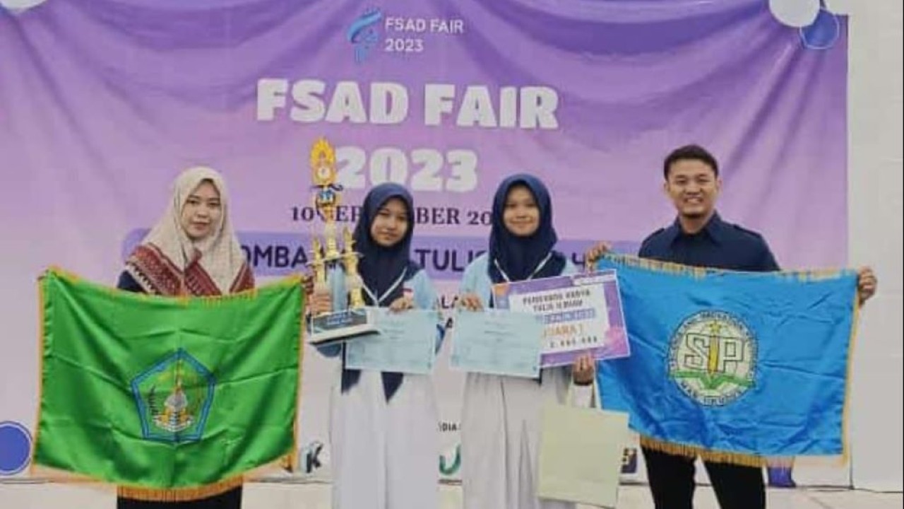 Tim Riset MAN 1 Kudus juara I FSAD FAIR 2023 di ITS. (Istimewa/Kemenag)