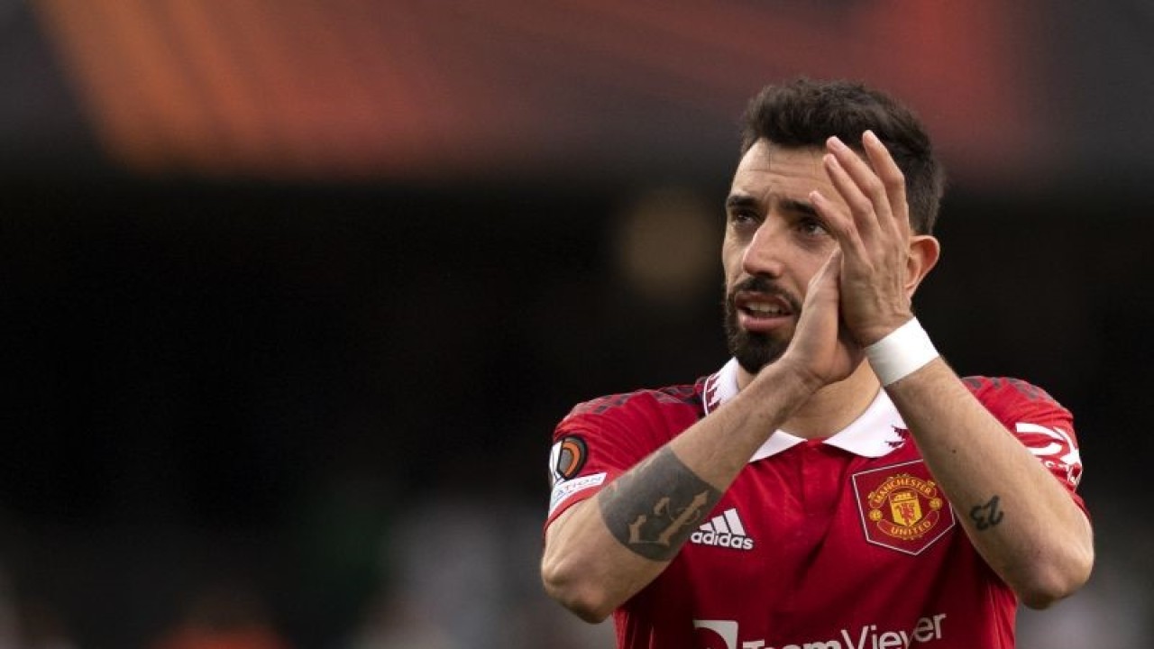 Foto arsip - Pemain Mancnester United asal Portugal Bruno Fernandes (ANTARA/AFP/JORGE GUERRERO)