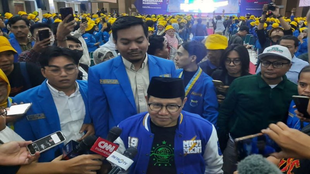 Ketua Umum Partai Kebangkitan Bangsa (PKB) Muhaimin Iskandar memberikan keterangan pers di Universitas Pamulang, Banten, Sabtu (23/9/2023). (ANTARA/HO-PMII)
