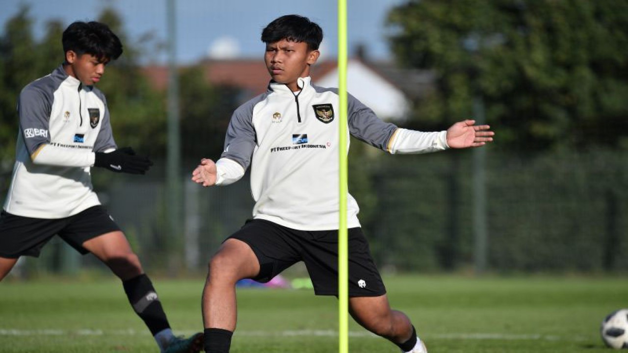 Pemain timnas Indonesia U-17 Muhammad Nabil Asyura saat mengikuti pemusatan latihan di Jerman, Rabu (27/9/2023). (ANTARA/HO/PSSI)