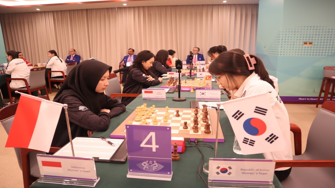 Tim Catur Putri Indonesia saat berhadapan dengan Korea Selatan di babak 1/Foto: Kristianus Liem