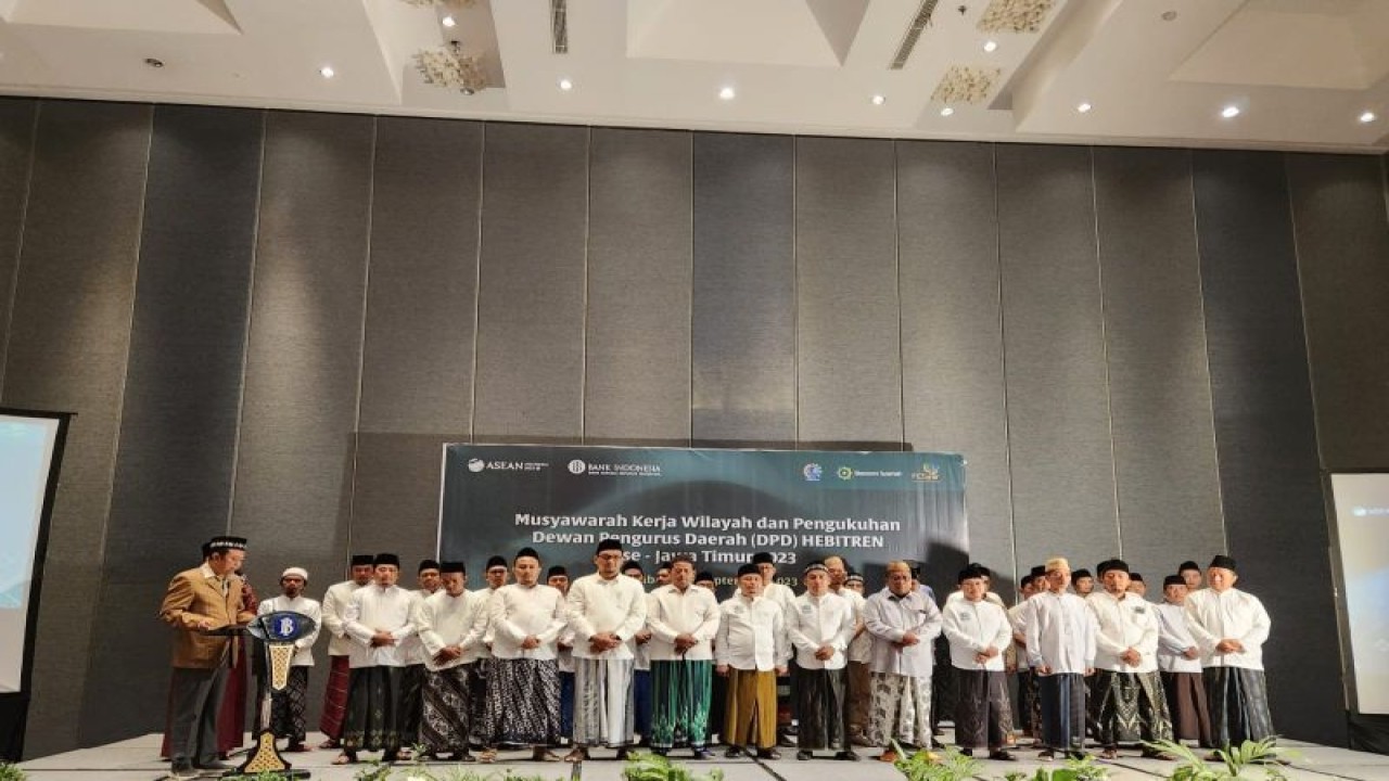 Pengukuhan 38 DPD Hebitren Jawa Timur di Surabaya, Senin (18/9/2023). (ANTARA/HO-DPW Hebitren Jawa Timur)