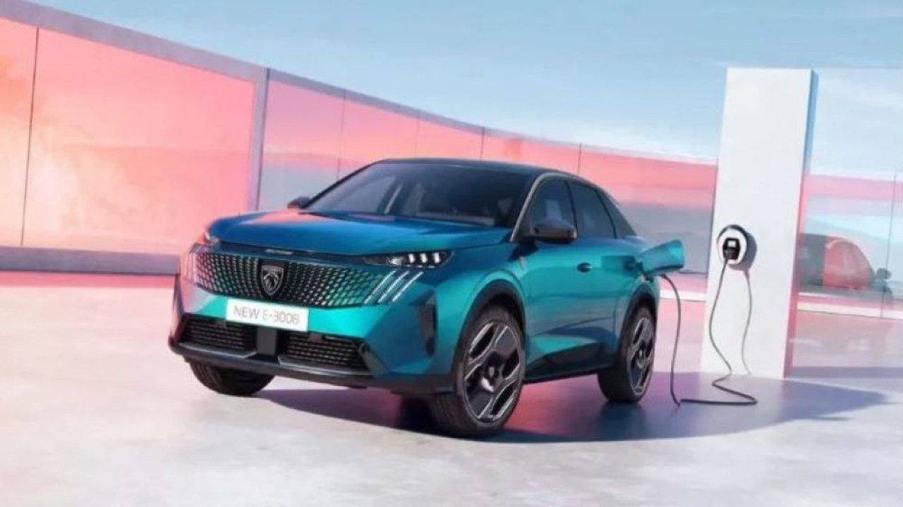 Peugeot telah meluncurkan mobil listrik terbaru mereka, yakni Peugeot E-3008. (Gizmochia)