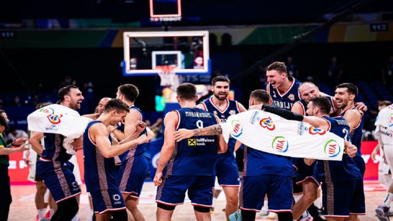 Serbia menembus babak semi final Piala Dunia FIBA 2023 usai mengalahkan Lituania dengan skor 68-87 pada laga perempat final yang digelar di Mall of Asia Arena Manila Filipina, Selasa (5/9/2023). ANTARA/HO-FIBA
