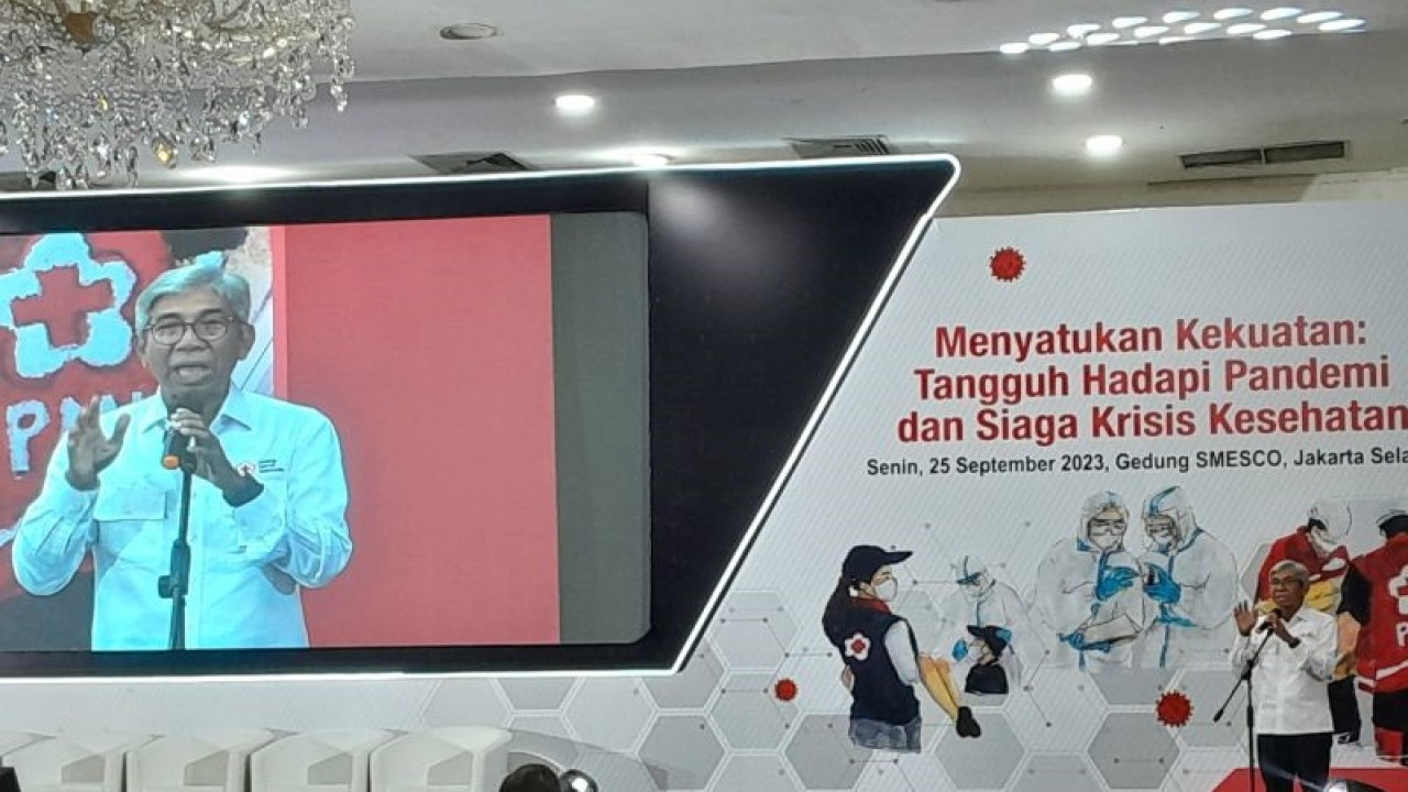 Sekretaris Jenderal Palang Merah Indonesia (PMI) A.M. Fachir pada acara penutupan operasi COVID-19 PMI di Jakarta pada Senin (25/9/2023). ANTARA/Lintang Budiyanti Prameswari
