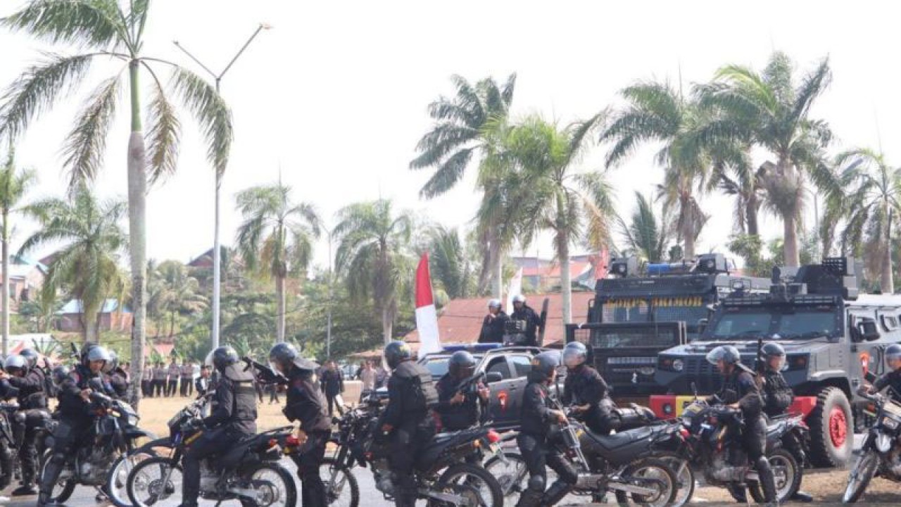 Polda Bengkulu saat melakukan simulasi sistem pengamanan kota jelang Pemilu 2024. ANTARA/Anggi Mayasari