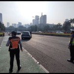 Polisi buka-tutup ruas Jalan Sudirman saat delegasi KTT ASEAN melintas-1693801805