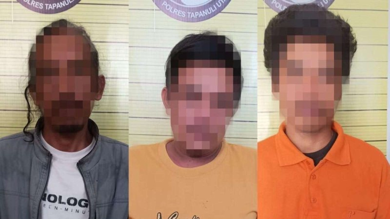 Tiga warga yaitu SS (29) , MS (40) dan OT (27) sebagai pengedar narkoba jenis sabu, ganja, dan pil ekstasi ditahan di Polres Tapanuli Utara. ((ANTARA /H0- Humas Polres Taput).)
