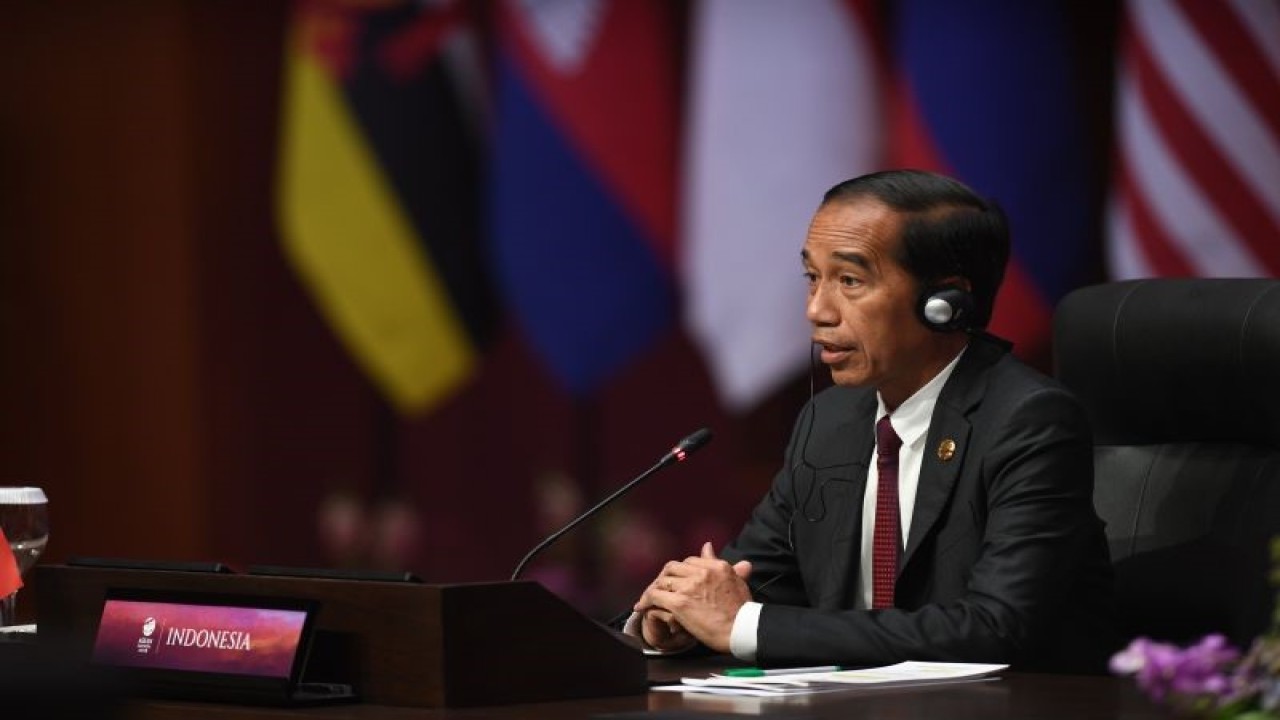 Presiden RI Joko Widodo saat menyampaikan paparan di KTT ke-11 ASEAN-Amerika Serikat di Jakarta Convention Center, Jakarta, Rabu (6/9/2023). (ANTARA FOTO/Akbar Nugroho Gumay)