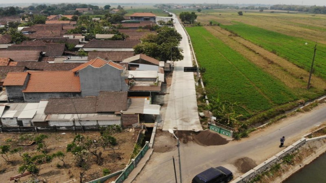 Foto udara proyek betonisasi di Mliriprowo Tarik, Sidoarjo. ANTARA/HO-Pemkab Sidoarjo