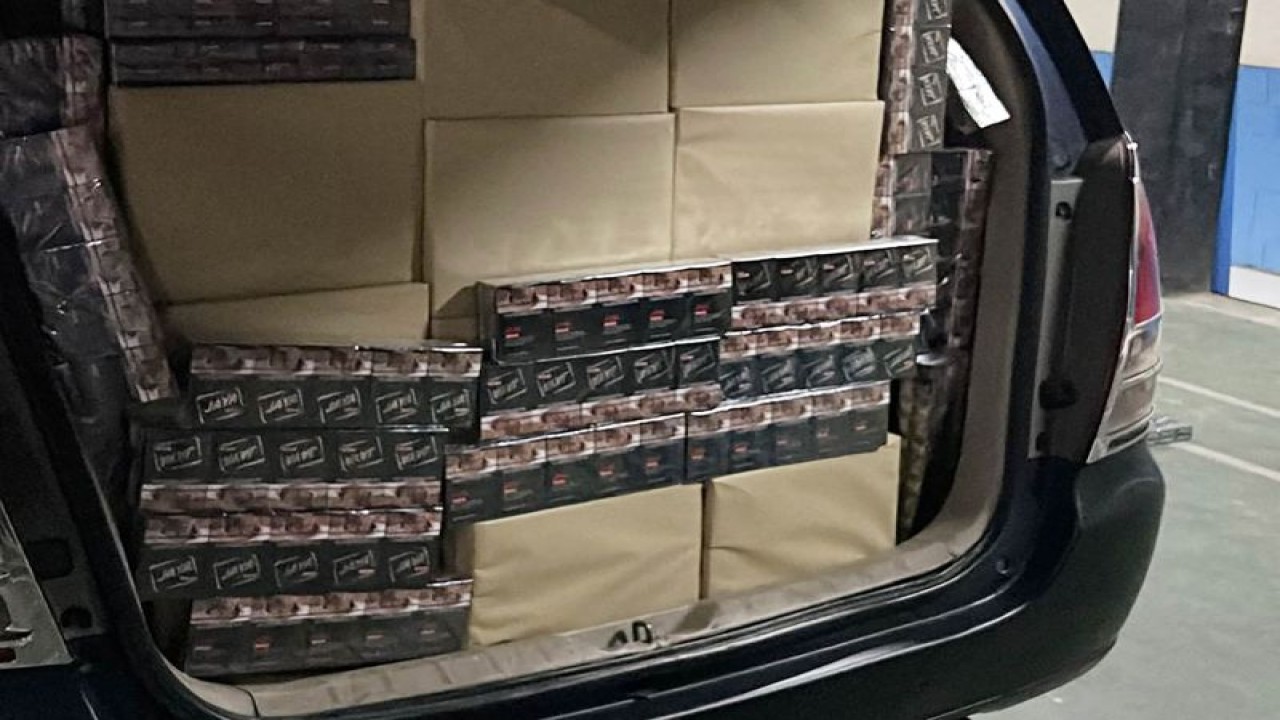 Belasan ribu bungkus rokok ilegal yang tidak dilengkapi pita cukai dan disita Tim Bea Cukai Malang. ANTARA/HO-Humas Bea Cukai Malang.