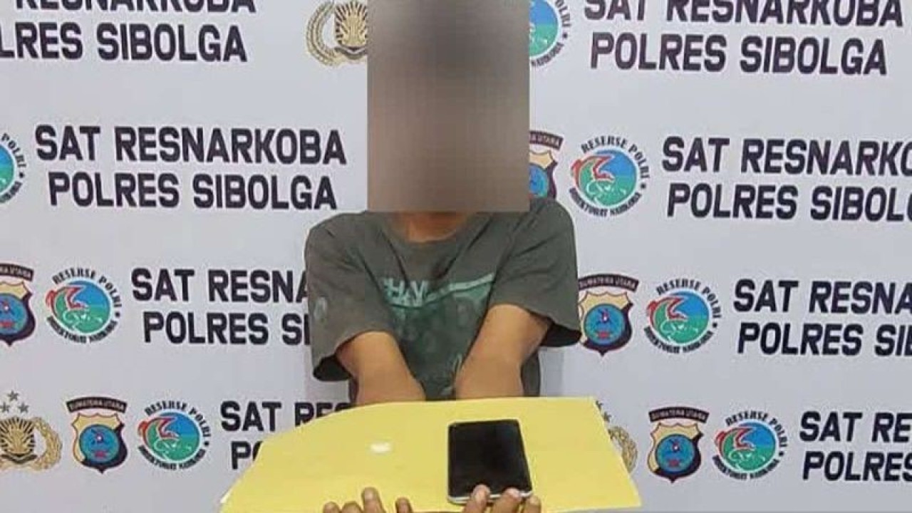 Seorang warga SPG (30) pemilik narkotika jenis sabu ditahan di Polres Sibolga. (ANTARA/HO-Humas Polres Sibolga).