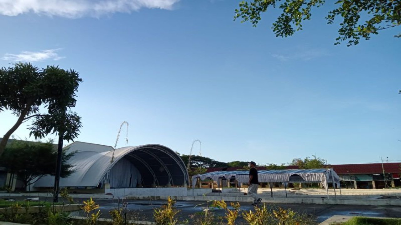 Taman Loang Baloq Kota Mataram, Provinsi Nusa Tenggara Barat, akan jadi lokasi kegiatan Festival Mandalika dalam rangka menyemarakkan MotoGP 2023 pada 13-15 Oktober. (ANTARA/Nirkomala)