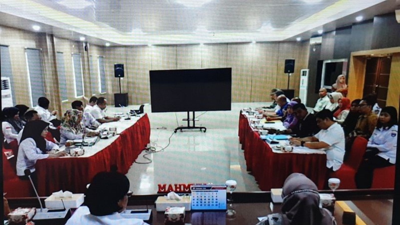 Tim Kanwil Kemenkumham Sumsel melakukan harmonisasi rancangan Perda OKU Selatan dan OKU Timur. (ANTARA/Yudi Abdullah/HO/23)